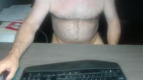 Creamormilk online show from November 16, 2025, 9:26 am