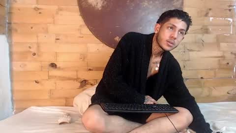  CAMILA Y SEBASTIAN online show from February 14, 2025, 9:32 pm