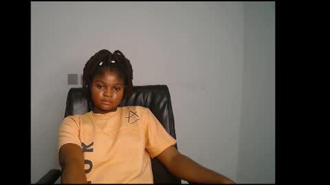 Snapshot of creamy_juicypussy chatting on March 6, 2025, 4:17 pm Lady jasmine online show from March 6, 2025, 4:17 pm