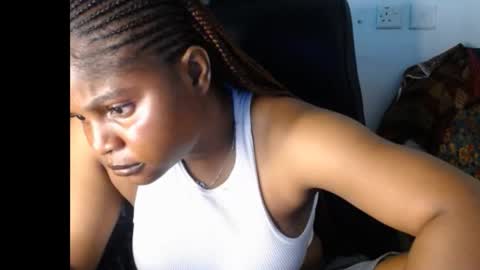 Snapshot of creamy_juicypussy chatting on November 16, 2025, 10:48 pm Lady jasmine online show from November 16, 2025, 10:48 pm