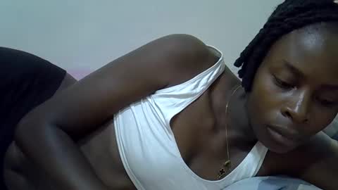 creamy_pussie online show from April 16, 2026, 7:53 am