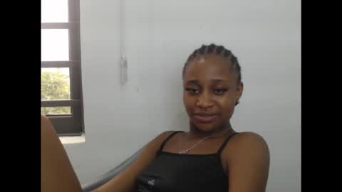 creamyxmuffin online show from October 12, 2025, 1:54 pm