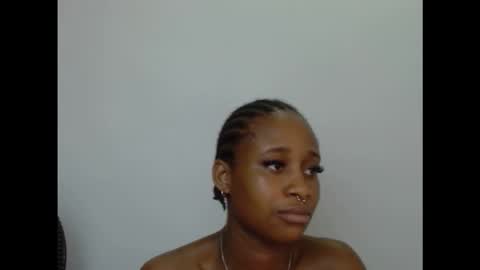 creamyxmuffin online show from October 17, 2025, 9:34 am