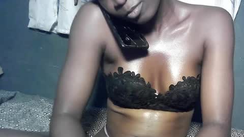 Snapshot of creamyxsugar chatting on August 6, 2026, 7:27 pm creamyxsugar online show from August 6, 2026, 7:27 pm
