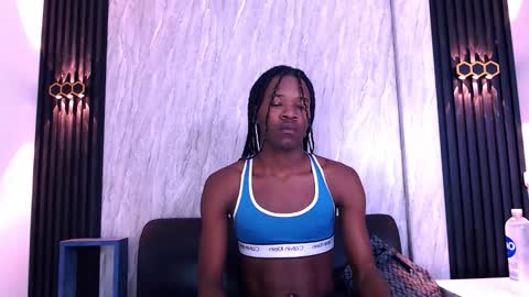 CriisBrown  online show from December 3, 2025, 11:52 am