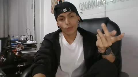 Snapshot of criiscs chatting on October 29, 2025, 9:44 am criiscs online show from October 29, 2025, 9:44 am