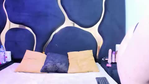 Snapshot of criistaal__ chatting on January 19, 2026, 4:05 am Criistaal online show from January 19, 2026, 4:05 am