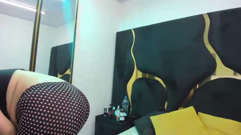 Snapshot of criistaal__ chatting on March 7, 2026, 4:20 am Criistaal online show from March 7, 2026, 4:20 am