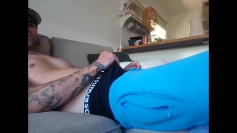 Snapshot of crimcouple chatting on February 2, 2026, 1:59 am crimcouple online show from February 2, 2026, 1:59 am