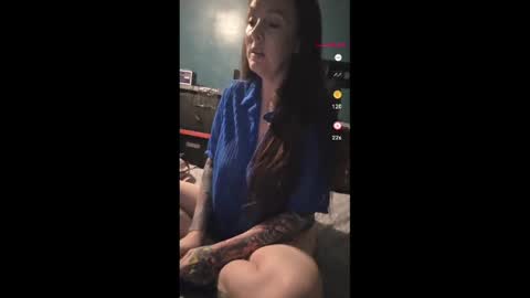 Snapshot of crimsongingerale chatting on April 4, 2026, 7:06 am crimsongingerale online show from April 4, 2026, 7:06 am