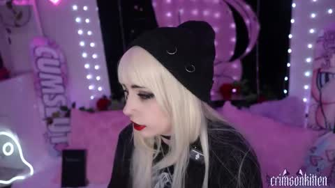 Crimson Kitten online show from November 20, 2025, 5:51 am