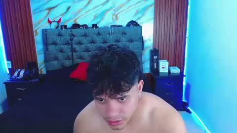 Snapshot of crisandmery chatting on June 29, 2026, 3:02 am CRISANDMERY online show from June 29, 2026, 3:02 am