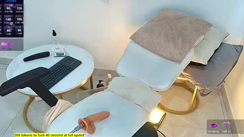  Criss Evans  online show from September 24, 2025, 9:18 pm