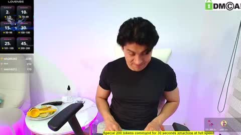  Criss Evans  online show from October 15, 2025, 11:49 pm