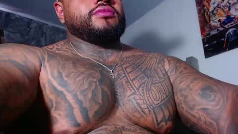 criss_zanders202 online show from May 19, 2026, 5:52 pm