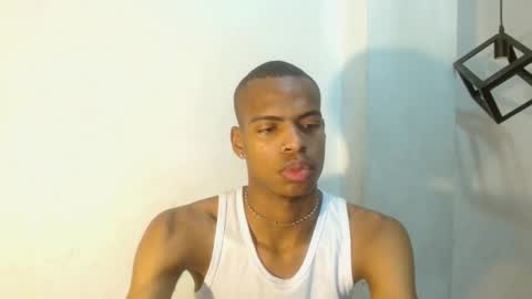 criss_zuri online show from October 4, 2025, 11:30 am