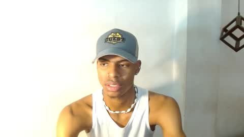 criss_zuri online show from October 17, 2025, 11:57 am