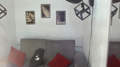 Snapshot of criss_zuri chatting on December 19, 2025, 12:23 pm criss_zuri online show from December 19, 2025, 12:23 pm