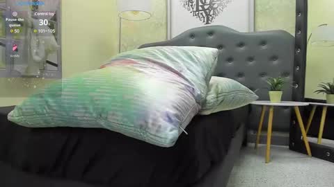 crissh 1 online show from February 28, 2025, 1:15 am