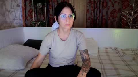 crissy_love online show from September 20, 2025, 9:49 pm