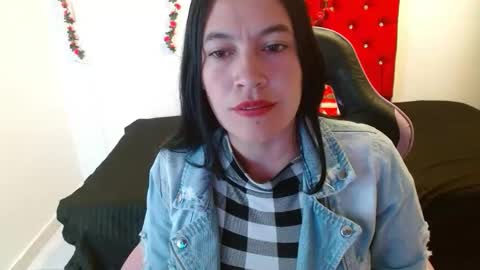 cristal541658 online show from January 12, 2026, 1:38 pm