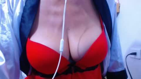 Snapshot of cristal_collins1 chatting on January 15, 2025, 12:04 pm cristal_collins1 online show from January 15, 2025, 12:04 pm