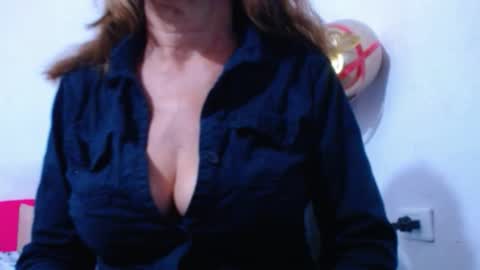 Snapshot of cristal_collins1 chatting on February 20, 2025, 11:53 am cristal_collins1 online show from February 20, 2025, 11:53 am
