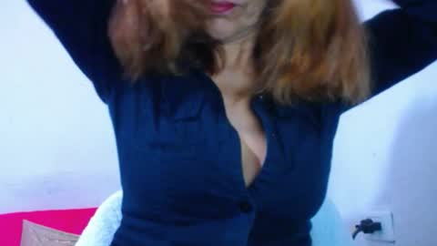 Snapshot of cristal_collins1 chatting on March 5, 2025, 10:11 am cristal_collins1 online show from March 5, 2025, 10:11 am