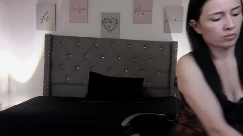  Alejandra from Wednesday to Saturday from 1000 pm to 400 am Colombian hour online show from March 31, 2026, 3:08 am