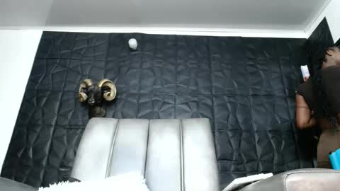 Hanna  online show from April 27, 2026, 11:19 am