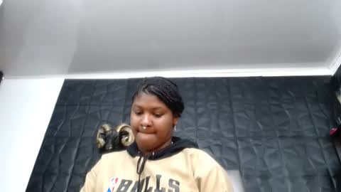 Hanna  online show from April 29, 2026, 10:52 am