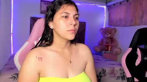 cristal_smith20 online show from July 9, 2026, 12:09 pm