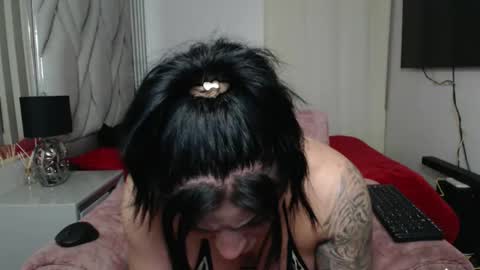 Snapshot of cristalbeautiful1 chatting on November 21, 2025, 4:55 am Natalie online show from November 21, 2025, 4:55 am