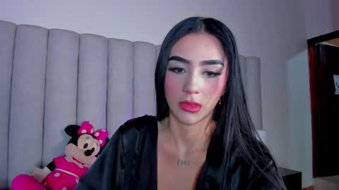 Nicole  Connection time 220pm-910pmCol online show from February 10, 2025, 7:38 pm