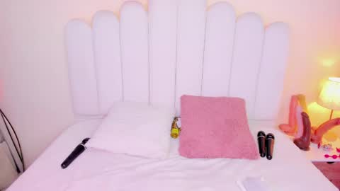 Cristal online show from April 21, 2026, 9:59 am