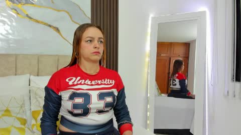 cristal walker online show from March 25, 2026, 10:32 am