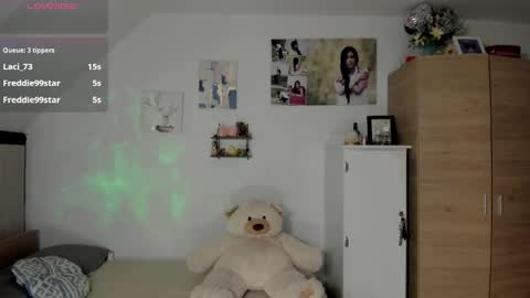 veronika online show from May 23, 2026, 5:12 am