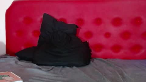 cristian hot9 online show from November 24, 2025, 7:13 pm