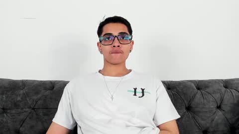 cristian_suarezz_ online show from October 28, 2025, 9:50 pm