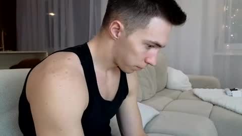 CristianoHailey online show from March 6, 2025, 5:11 pm