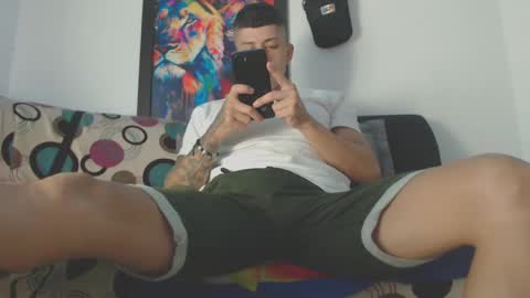 criistofer online show from February 8, 2025, 4:36 am