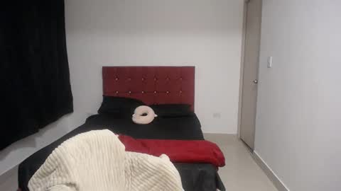 crisyoha4020 online show from November 10, 2025, 4:44 am