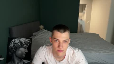 cronck52 online show from December 22, 2025, 9:45 pm