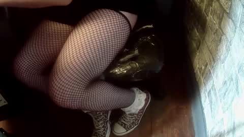 crossdresser krystal online show from December 29, 2024, 2:52 pm