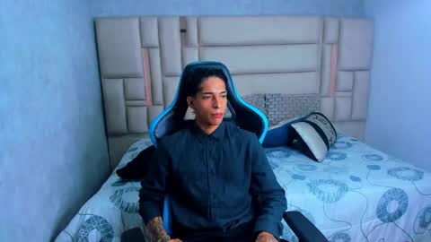 Snapshot of croy_myer chatting on February 23, 2026, 5:27 am Croy online show from February 23, 2026, 5:27 am