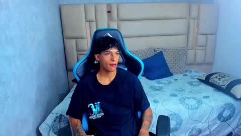 Snapshot of croy_myer chatting on February 23, 2026, 7:11 pm Croy online show from February 23, 2026, 7:11 pm