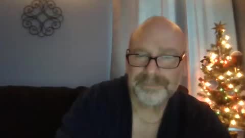 Snapshot of cruising_guy chatting on December 31, 2024, 9:28 pm fun guy online show from December 31, 2024, 9:28 pm