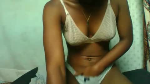 crush069 online show from November 17, 2025, 2:28 am