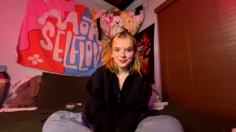 Kiki Shae online show from February 9, 2026, 7:23 am
