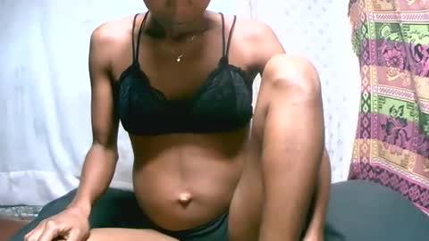 Snapshot of crushlove069 chatting on February 6, 2026, 3:00 am crushlove069 online show from February 6, 2026, 3:00 am